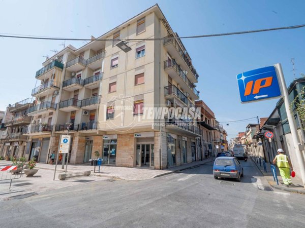 appartamento in vendita ad Alì Terme