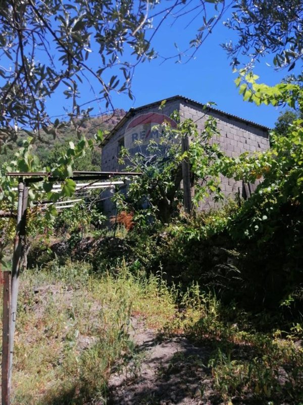 casale in vendita ad Antillo