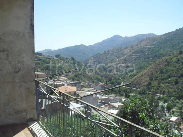 casa indipendente in vendita ad Antillo