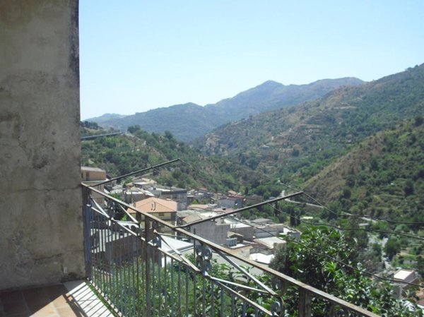 casa indipendente in vendita ad Antillo