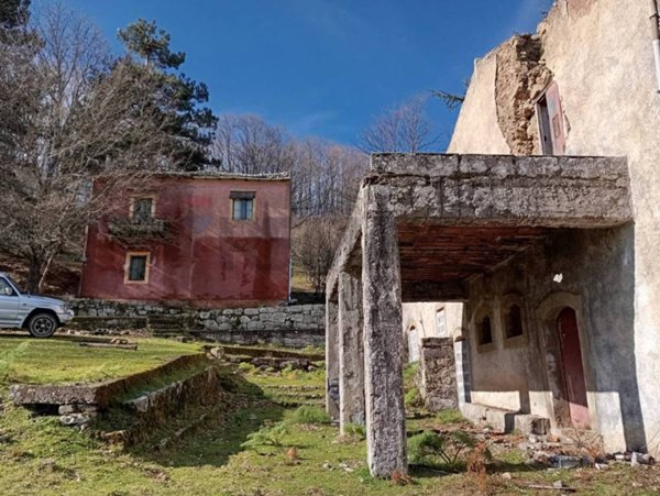 casale in vendita ad Antillo