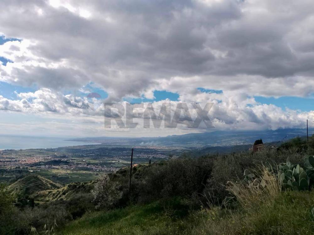 terreno agricolo in vendita ad Antillo