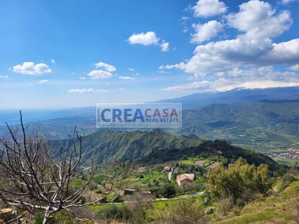 terreno in vendita ad Antillo