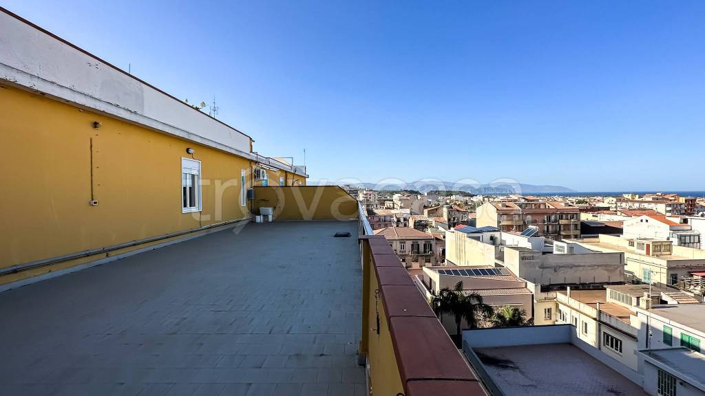 appartamento in vendita a Barcellona Pozzo di Gotto in zona Centro Città
