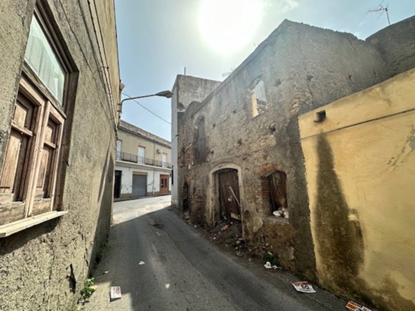 casa indipendente in vendita a Barcellona Pozzo di Gotto
