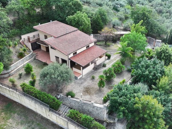 casa indipendente in vendita a Barcellona Pozzo di Gotto