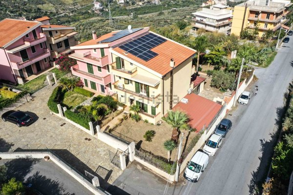 casa indipendente in vendita a Barcellona Pozzo di Gotto in zona Centro Città