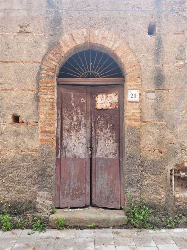 locale di sgombero in vendita a Barcellona Pozzo di Gotto