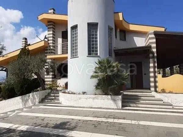 casa indipendente in vendita a Barcellona Pozzo di Gotto