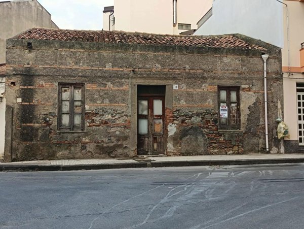 casa indipendente in vendita a Barcellona Pozzo di Gotto in zona Sant'Antonio
