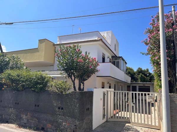 casa indipendente in vendita a Barcellona Pozzo di Gotto