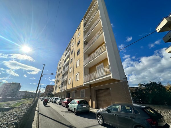 appartamento in vendita a Barcellona Pozzo di Gotto in zona Centro Città