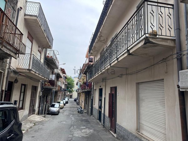 appartamento in vendita a Barcellona Pozzo di Gotto in zona Centro Città