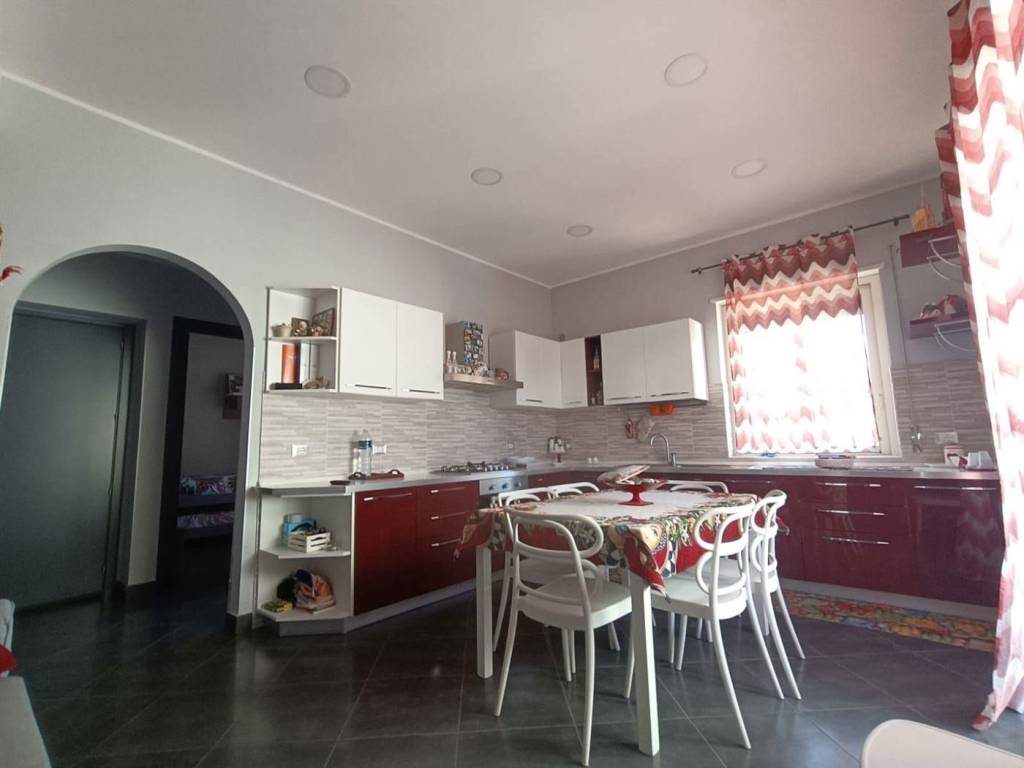 appartamento in vendita a Barcellona Pozzo di Gotto in zona Calderà/Spine Sante