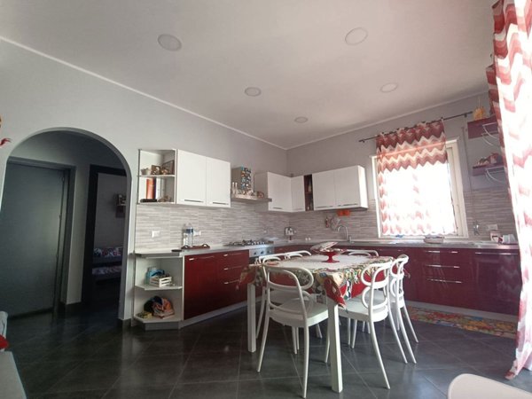 appartamento in vendita a Barcellona Pozzo di Gotto in zona Calderà/Spine Sante