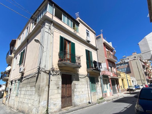 casa indipendente in vendita a Barcellona Pozzo di Gotto