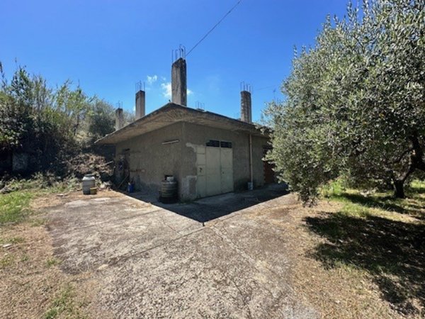 casa indipendente in vendita a Barcellona Pozzo di Gotto in zona Centineo