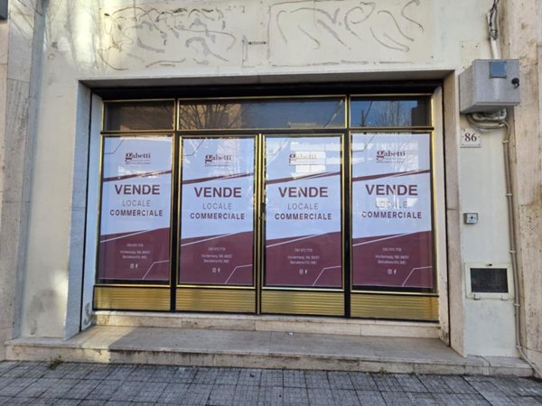 negozio in vendita a Barcellona Pozzo di Gotto in zona Centro Città