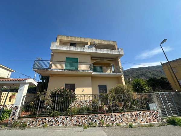 casa indipendente in vendita a Barcellona Pozzo di Gotto in zona La Gala
