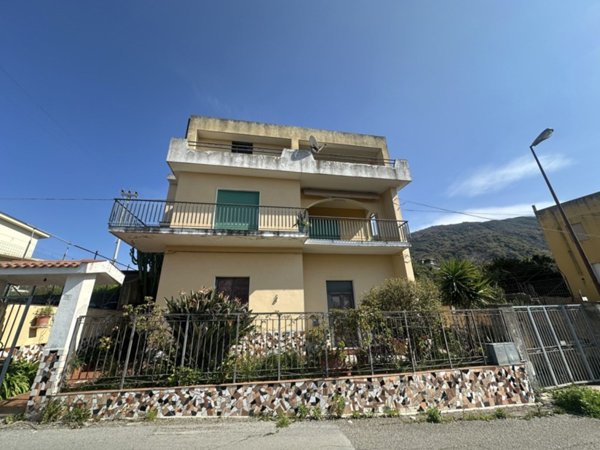 casa indipendente in vendita a Barcellona Pozzo di Gotto in zona La Gala