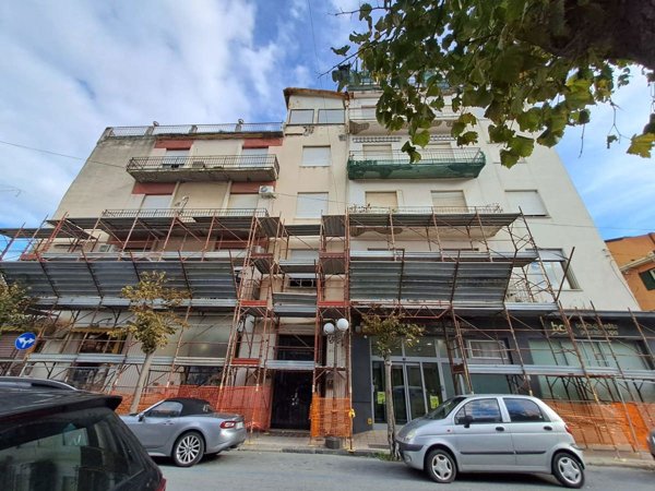 appartamento in vendita a Barcellona Pozzo di Gotto in zona Centro Città