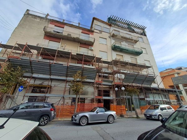 appartamento in vendita a Barcellona Pozzo di Gotto in zona Centro Città