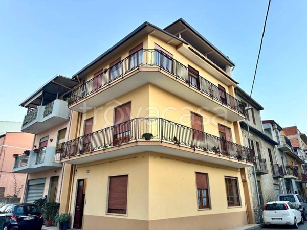 casa indipendente in vendita a Barcellona Pozzo di Gotto