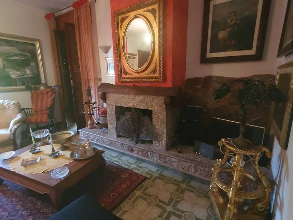 casa indipendente in vendita a Barcellona Pozzo di Gotto