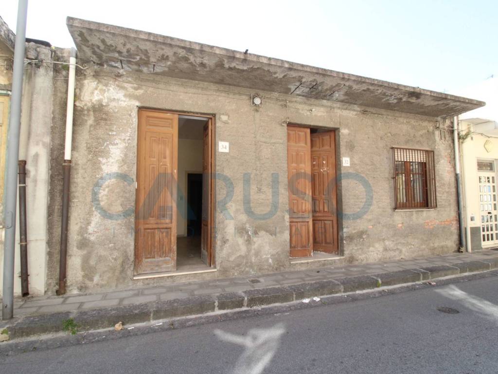 casa indipendente in vendita a Barcellona Pozzo di Gotto