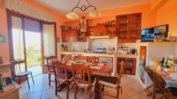 appartamento in vendita a Barcellona Pozzo di Gotto in zona Calderà/Spine Sante