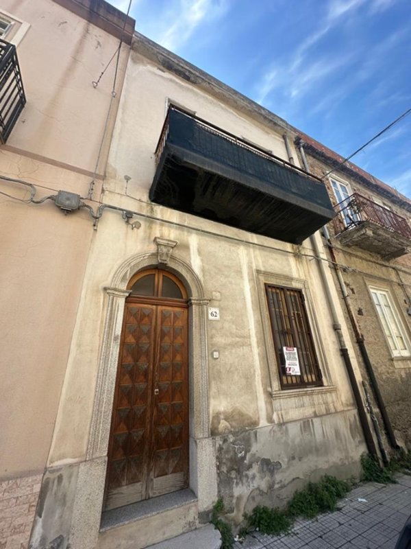 casa indipendente in vendita a Barcellona Pozzo di Gotto