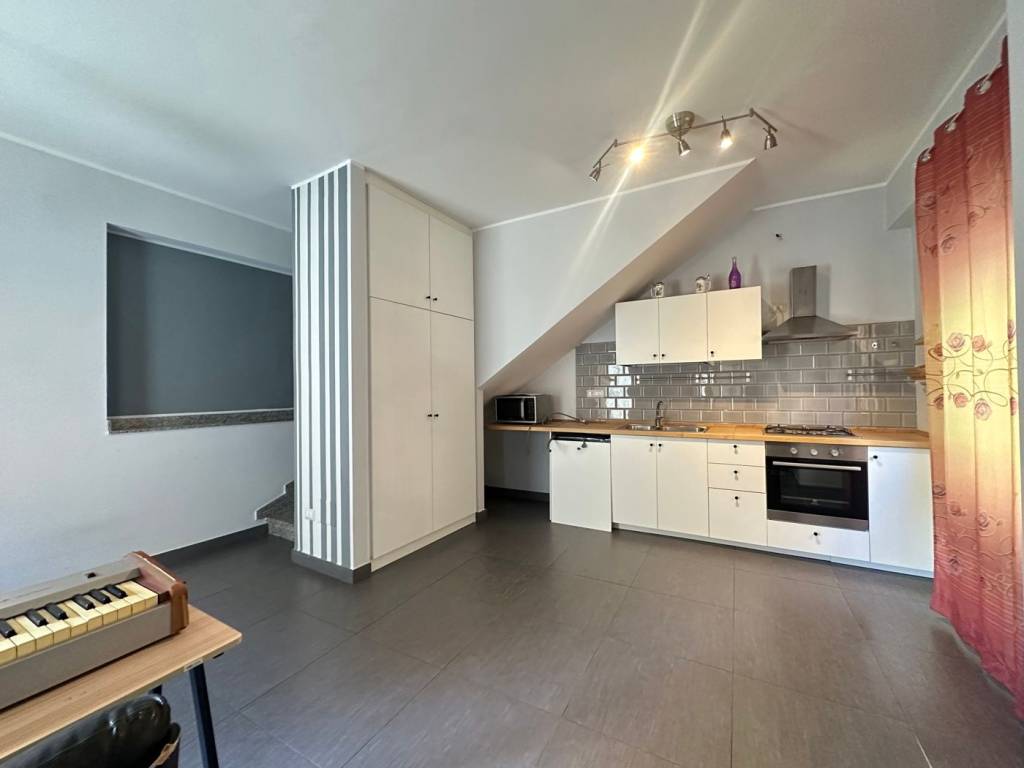 casa indipendente in vendita a Barcellona Pozzo di Gotto