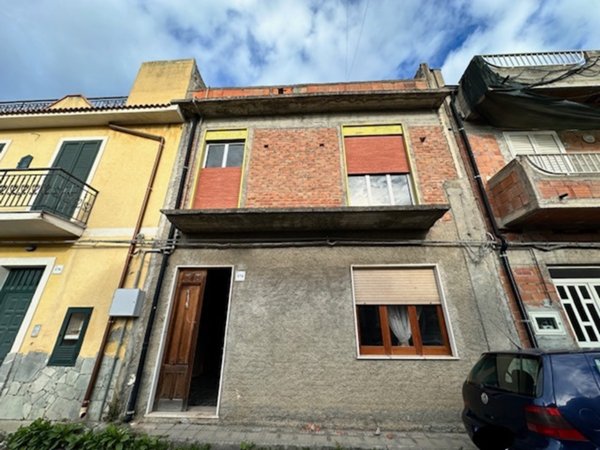 casa indipendente in vendita a Barcellona Pozzo di Gotto in zona Sant'Antonio