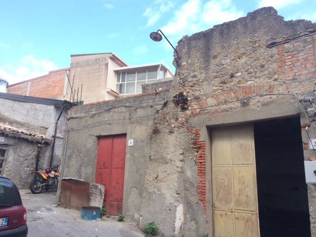 casa indipendente in vendita a Barcellona Pozzo di Gotto