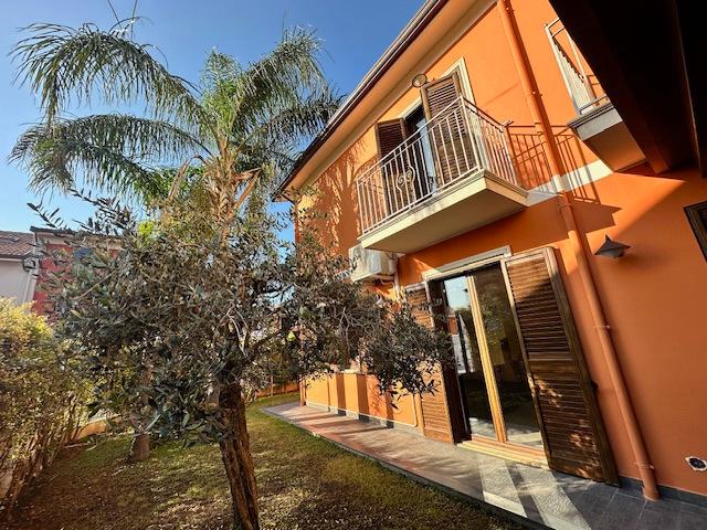 casa indipendente in vendita a Barcellona Pozzo di Gotto