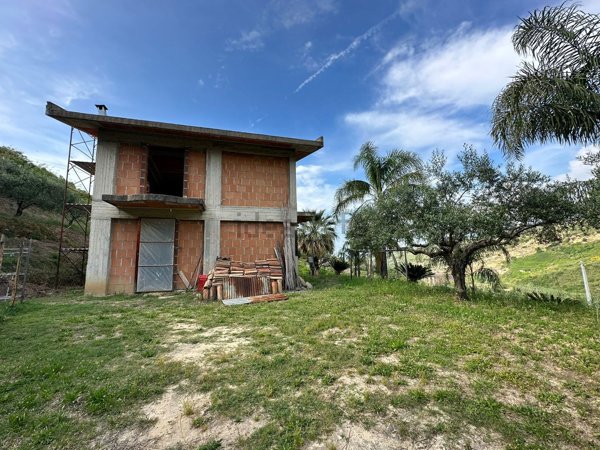 casa indipendente in vendita a Barcellona Pozzo di Gotto
