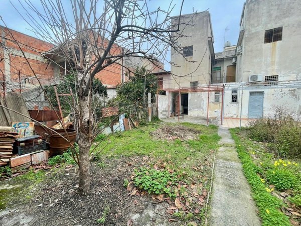 casa indipendente in vendita a Barcellona Pozzo di Gotto in zona Sant'Antonio