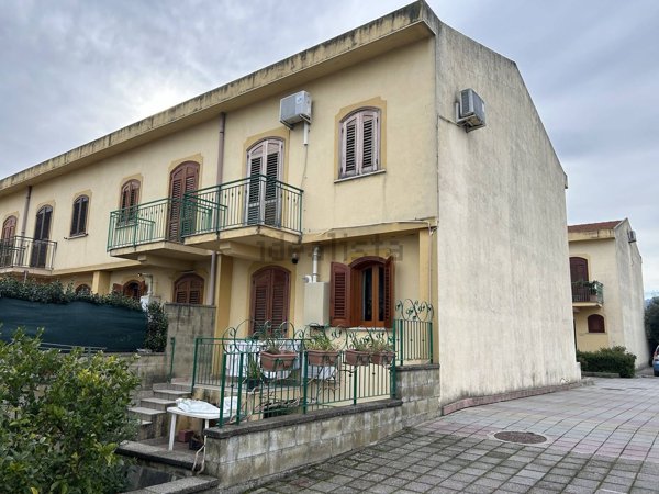 casa indipendente in vendita a Barcellona Pozzo di Gotto in zona Sant'Antonio