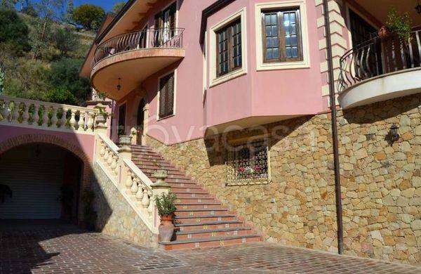 casa indipendente in vendita a Barcellona Pozzo di Gotto