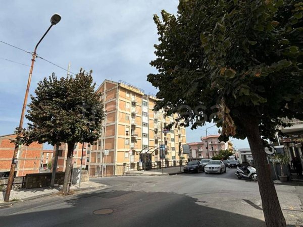 appartamento in vendita a Barcellona Pozzo di Gotto in zona Centro Città