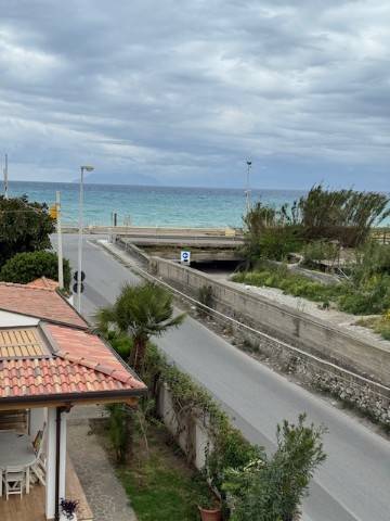 appartamento in vendita a Barcellona Pozzo di Gotto in zona Calderà/Spine Sante