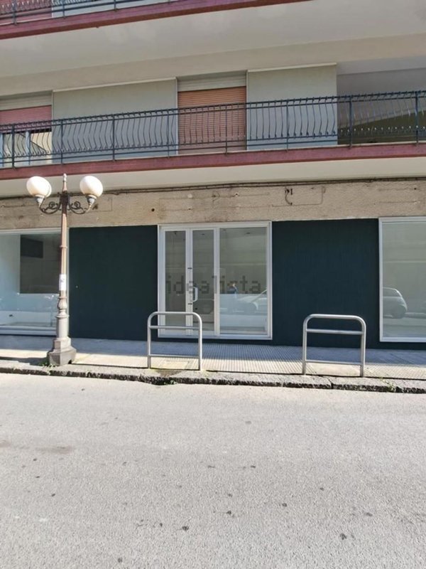 locale commerciale in vendita a Barcellona Pozzo di Gotto