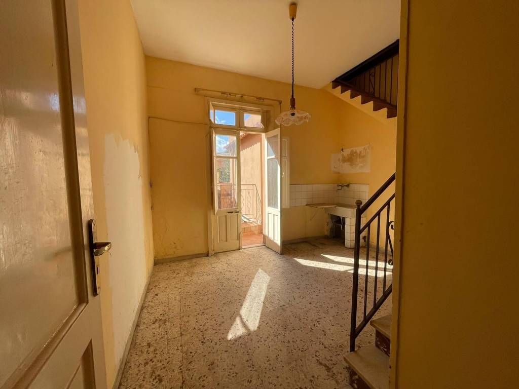 casa indipendente in vendita a Barcellona Pozzo di Gotto