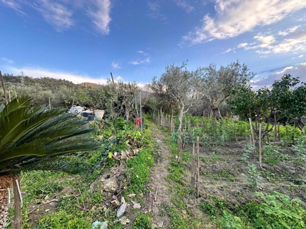 casa indipendente in vendita a Barcellona Pozzo di Gotto in zona Cannistrà