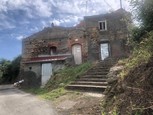casa indipendente in vendita a Barcellona Pozzo di Gotto in zona Centineo