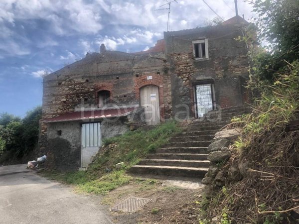casa indipendente in vendita a Barcellona Pozzo di Gotto in zona Centineo