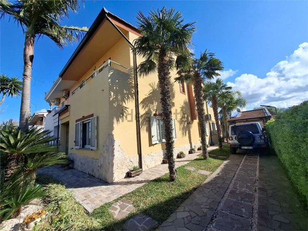 casa indipendente in vendita a Barcellona Pozzo di Gotto in zona Acquacalda