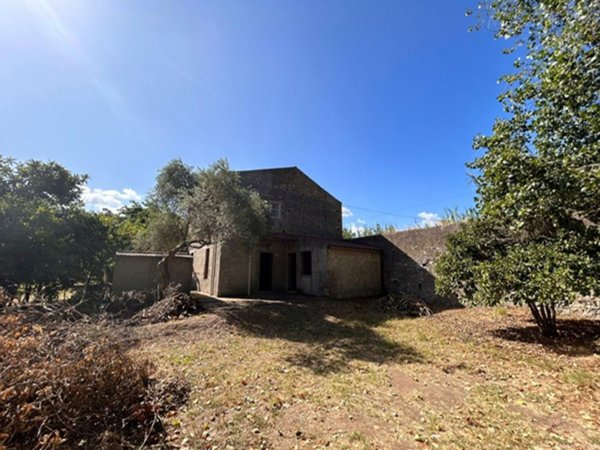 casa indipendente in vendita a Barcellona Pozzo di Gotto in zona Acquacalda