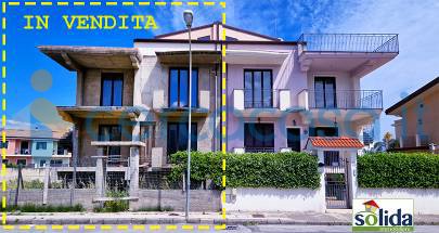 casa indipendente in vendita a Barcellona Pozzo di Gotto