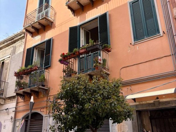 intera palazzina in vendita a Barcellona Pozzo di Gotto in zona Centro Città